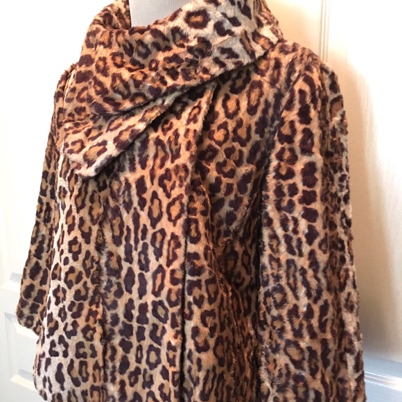 Moda VS Leopard Faux Fur Cropped Jacket S - Picture 2 of 6